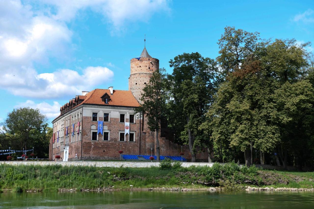 Zamek Uniejow Aparthotel Exterior photo